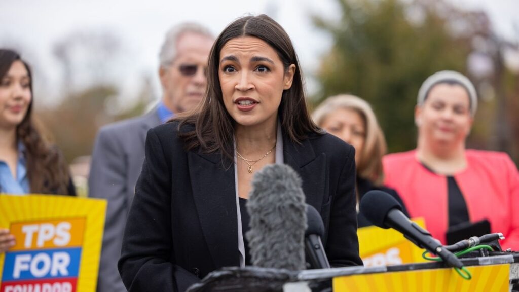 AOC、監視役をめぐってペロシ主導のナメクジ祭りに臨む