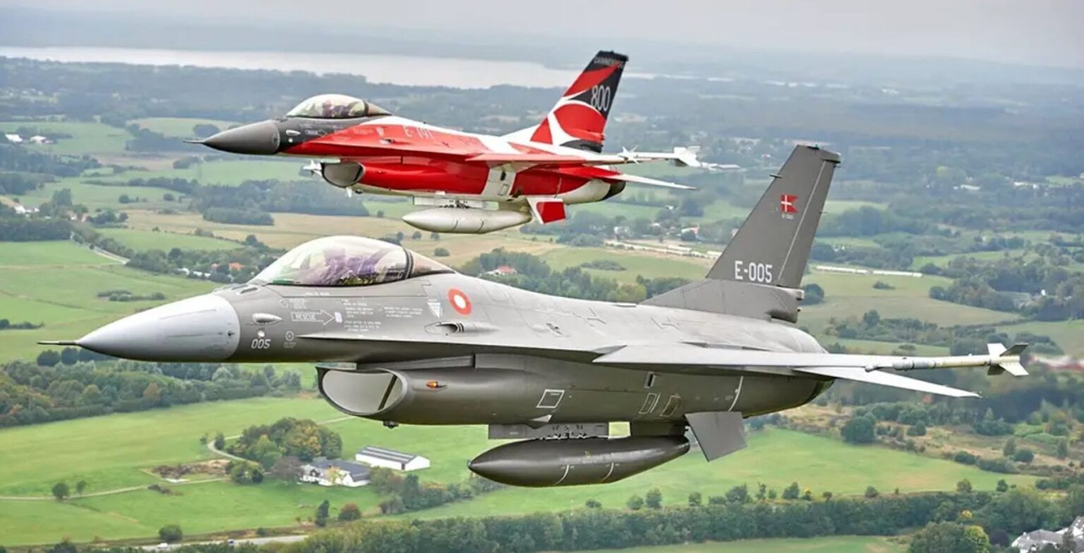 デンマーク、F-16の第2陣をウクライナに引き渡す