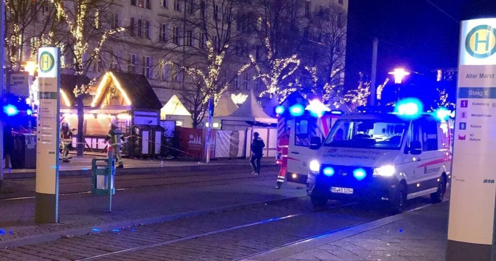 彼らはマクデブルクのクリスマスマーケットに車を運転し、1人が死亡した