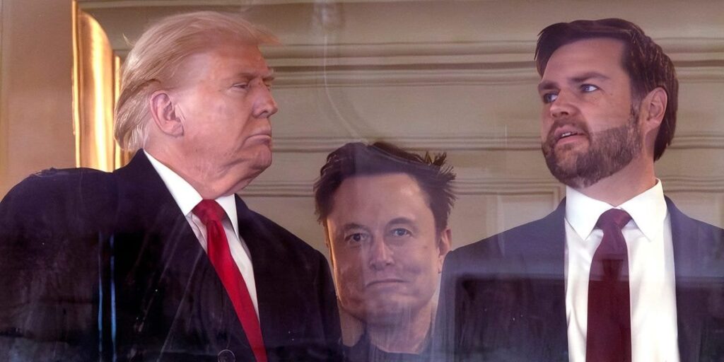 イーロン・マスク氏は、民主党が彼を「マスク大統領」と呼び始めた後、自身の影響力を軽視した