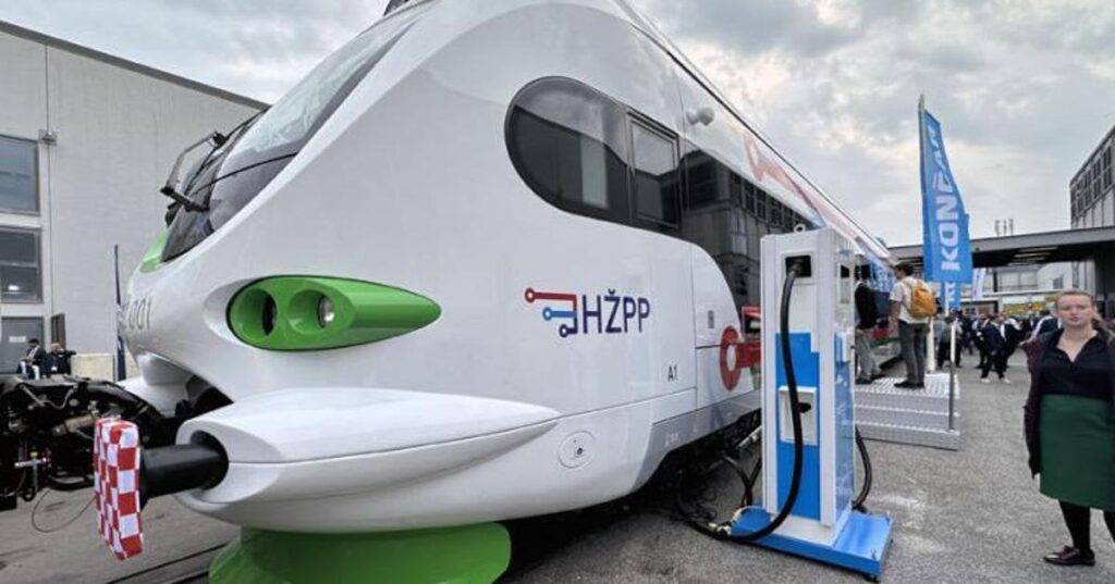 2025 年の道路で私たちを待っている新しいものは次のとおりです。電池で動く電車が走り、タクシーの運転手はカードを受け取ります...