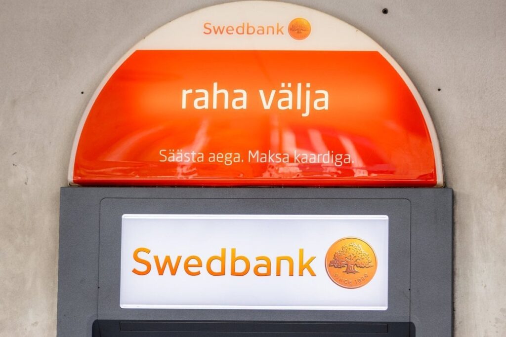 Swedbank はエストニアの ATM オペレーターを置き換えます。新しい事業者は他所では高額な料金で知られている