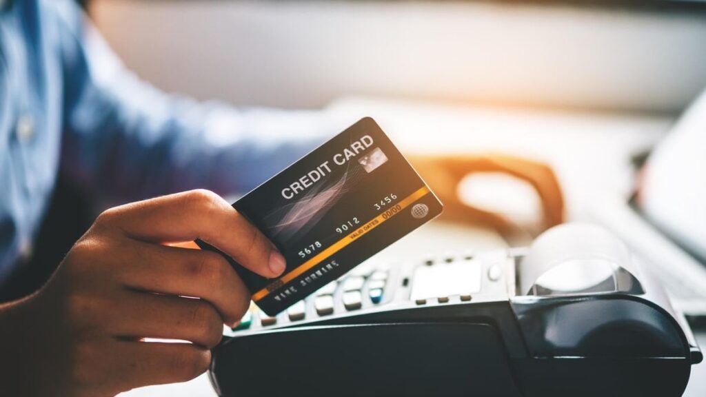 クレジットカードをお持ちですか？
