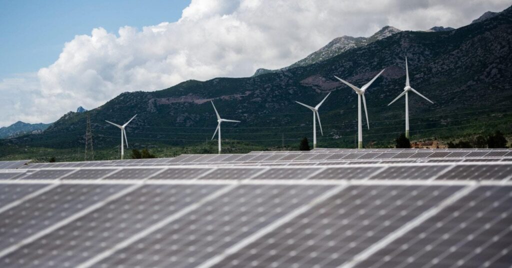 クロアチア最大の太陽光発電所の一つが破壊された。彼女の寿命はたったの1年でした…
