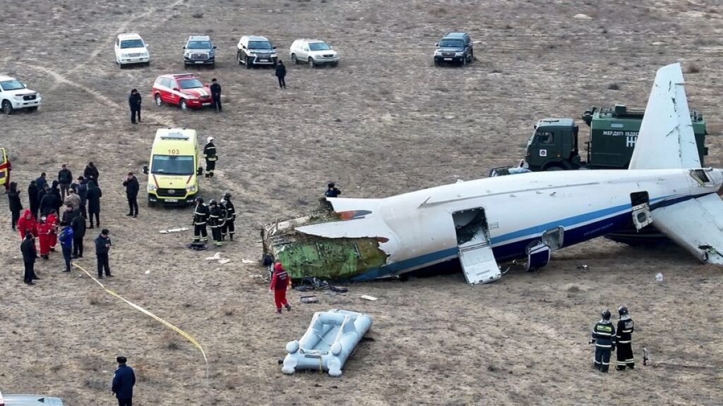 カザフスタン：アゼルバイジャン航空旅客機墜落事故