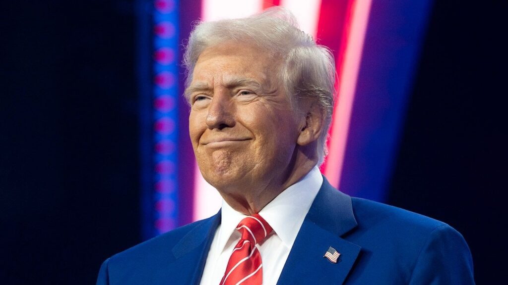 トランプ氏の会社で15年間にH-1Bを雇用した人の75％はトランプ・モデル・マネジメントLLCに在籍していた。