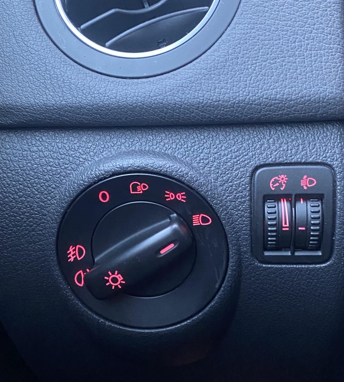 車のライト