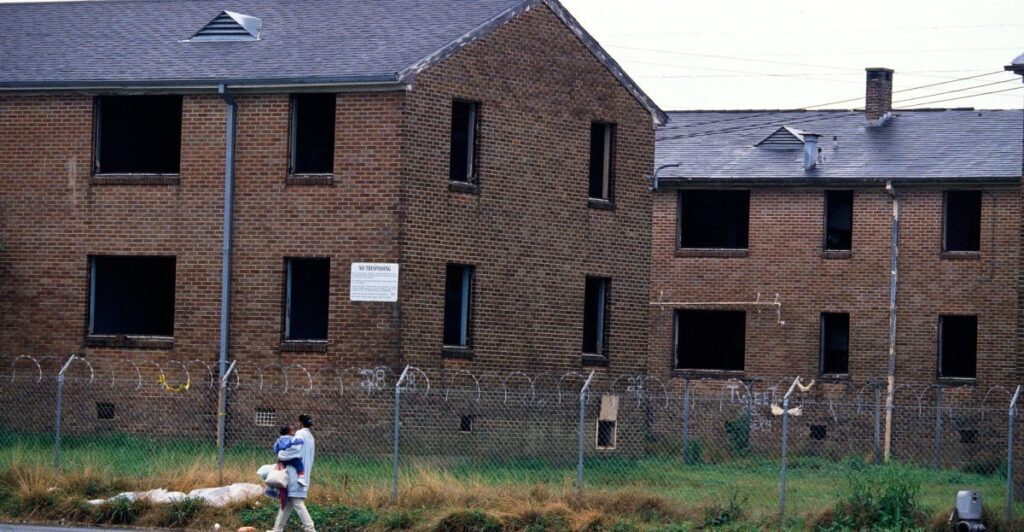 米国では公営住宅は失敗しなかった。しかしそれは妨害された。
