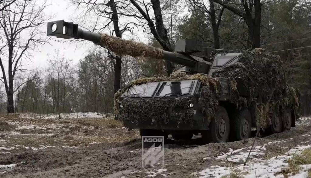 ウクライナ第12旅団「アゾフ」は、オランダの資金で購入した最新のチェコ製155mm DITA自走榴弾砲を受領した。オランダはそのようなシステムを合計 15 基をウクライナに提供することを約束した。