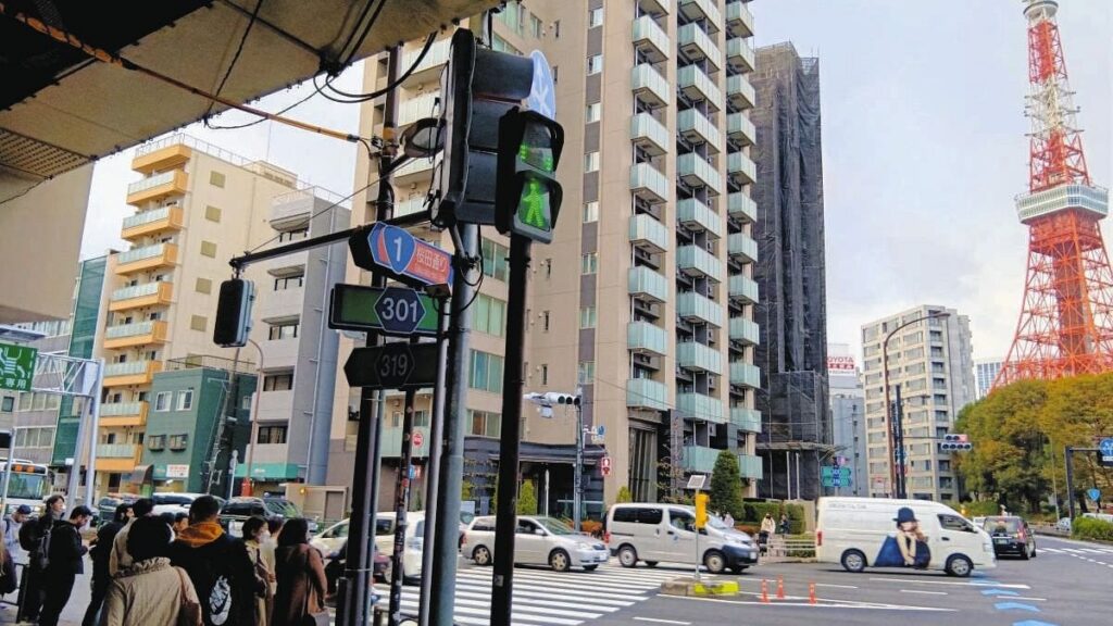 あつまれ！ スキマバイトの現場でみんなたくさんと点呼を受けていたら、自分が登録していない派遣会社から名前が呼ばれた。ふしぎ！