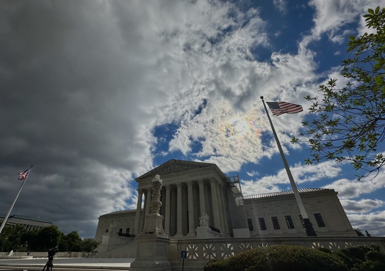 ディスカッションスレッド: 米国最高裁判所、トランスジェンダー未成年者の治療禁止が憲法修正第 14 条の平等保護条項に違反するかどうかをめぐる米国対スクメッティ訴訟の口頭弁論を審理 ディスカッションスレッド: 米国最高裁判所、トランスジェンダー未成年者の治療禁止が憲法修正第 14 条の平等保護条項に違反するかどうかをめぐる米国対スクメッティ訴訟の口頭弁論を審理