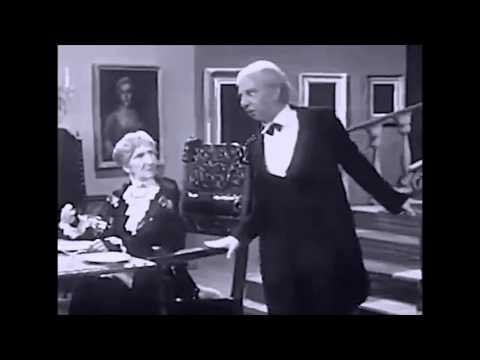スウェーデンからの影響で、大晦日にディナー・フォー・ワンを披露する伝統があります。そして元旦のアイヴァンホー。他の非アイルランド人にとっても同じことは何ですか?