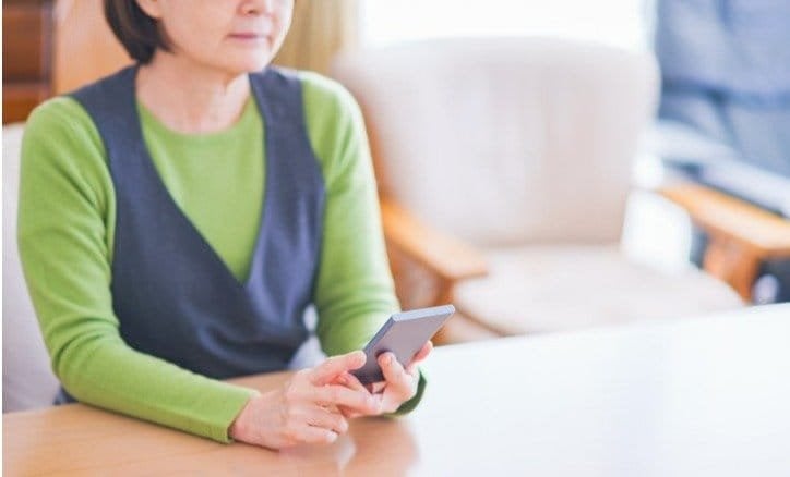 優しかった母が陰謀論にハマって「ふざけんじゃねえ、ばかやろう！」 男性が身内を「あきらめる」まで ― 荒唐無稽な陰謀論をSNSで拡散していた