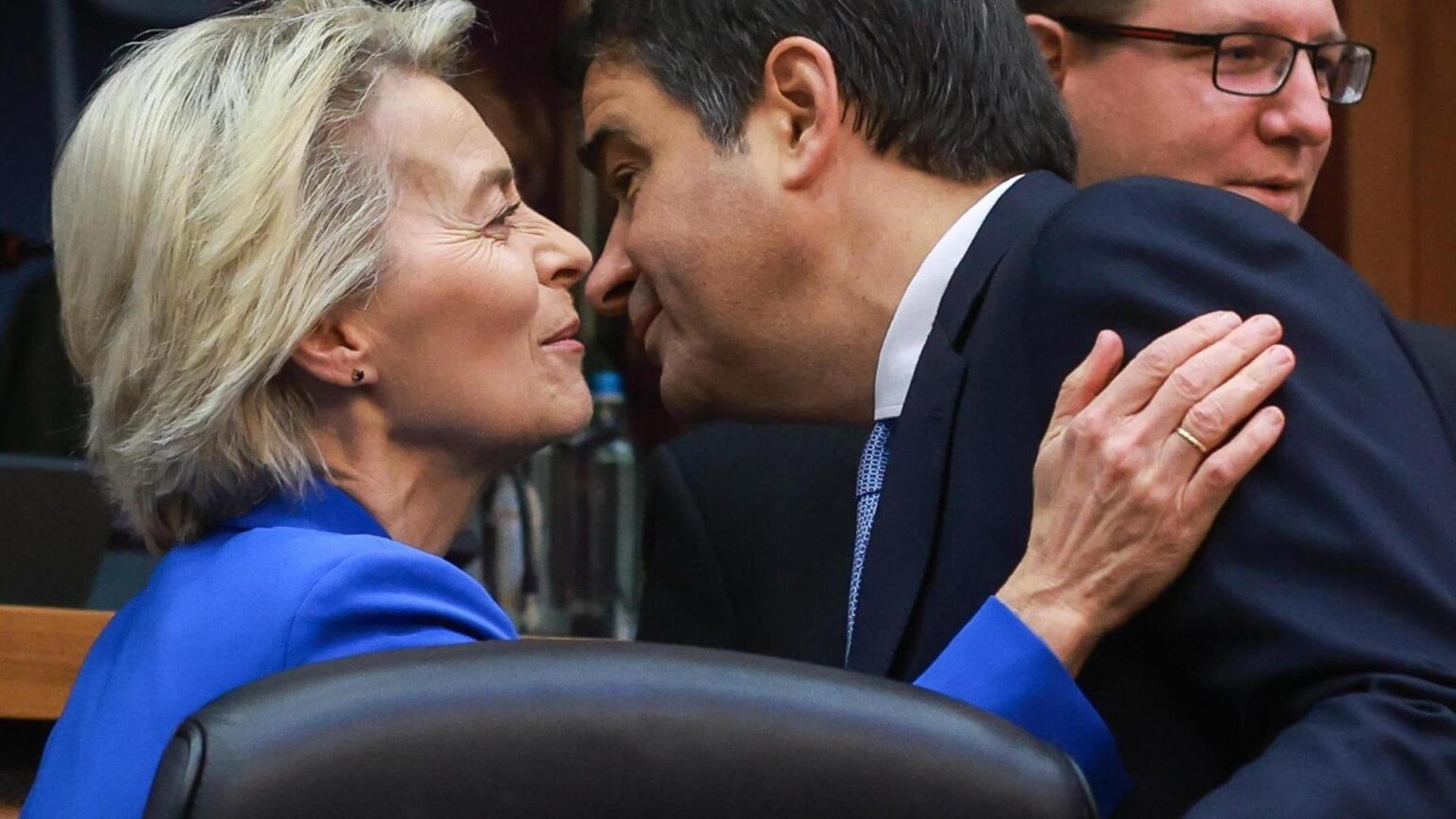 フィット氏は改革総局を失う、イタリアは重要な役割をほとんど持たなくなる、EU高官の間では仏独優位