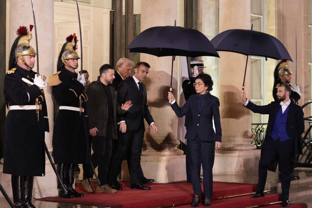 ゼレンスキー氏、凍結した紛争とトランプ氏との保証について協議