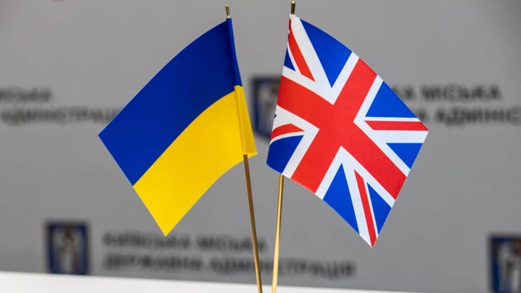 英国国防情報機関、クリミアにおけるロシアのS-400防空システムへの攻撃が成功したことを確認 – 写真