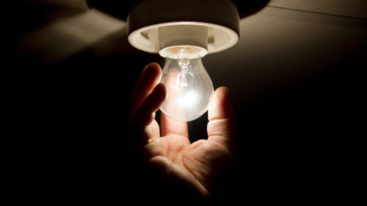 今日の電気料金はこうなる - 2022年以来最高レベル - ニュース (Ekot)