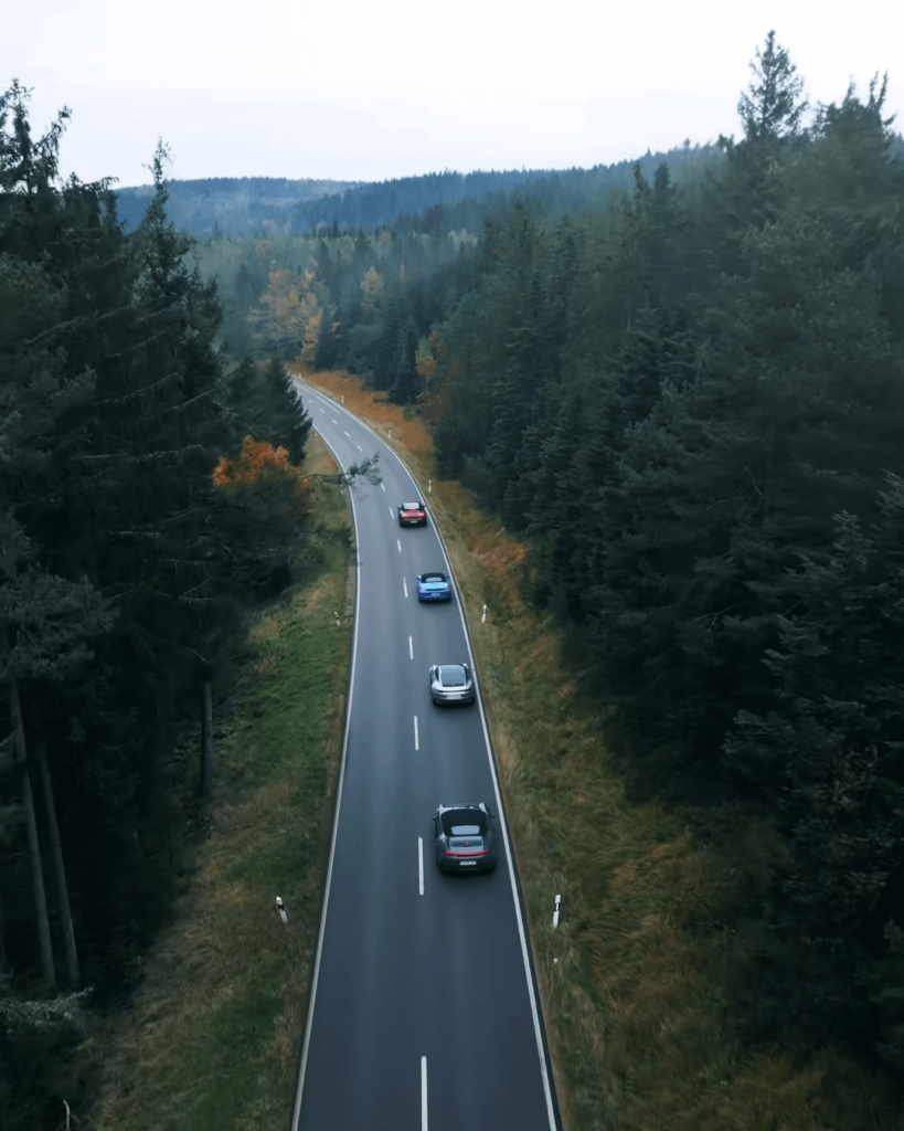 ビーレフィールドの周りにこのような景色の良い場所や道路はありますか?