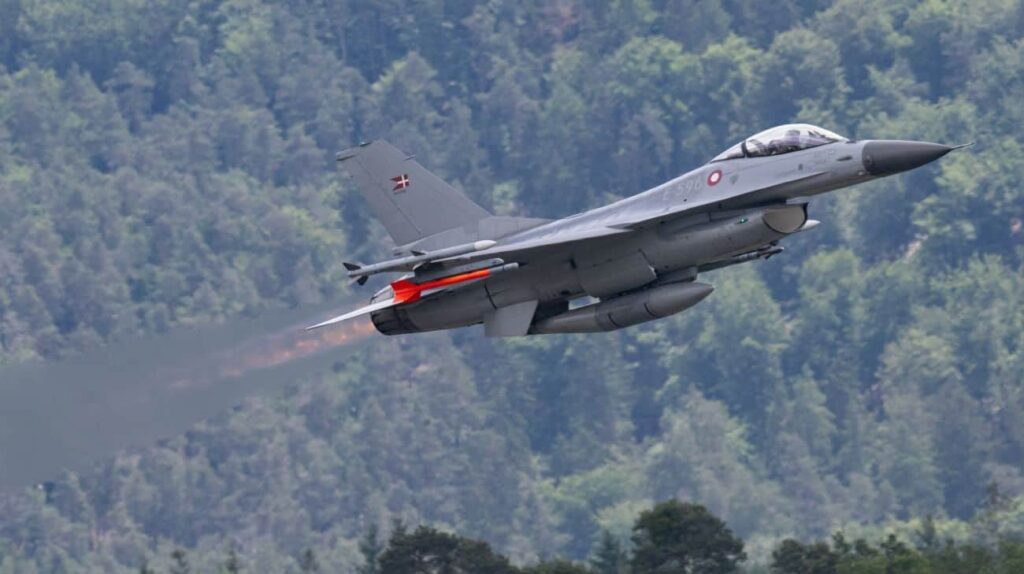 デンマーク、6機のF-16戦闘機をウクライナに移転：引き渡しは計画通り