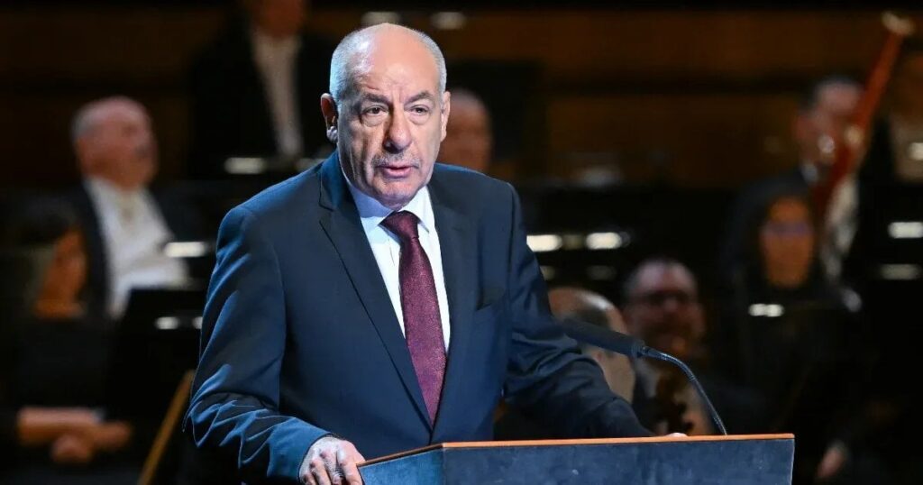 多くの人がタマス・スリョク氏に尋ねたが、彼は誰にも大統領恩赦を与えなかった