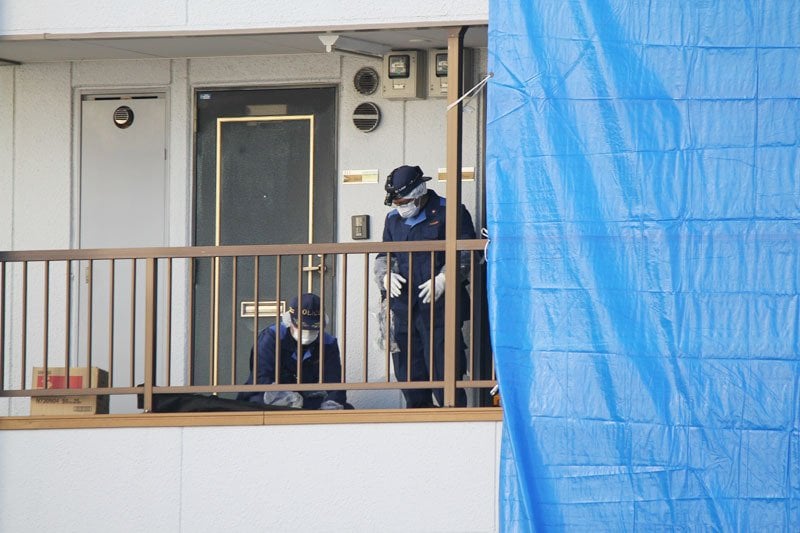 【詰め込み見出しの埼玉新聞】血がドバッ、ドバッと大量…男性死亡、マンション3階に住む女の部屋から1階まで流血　その後、遠方まで立ち去った女を逮捕　部屋を施錠した人と同一人物か　震える住民「ひどい」　部屋を借りていたのは別の女性