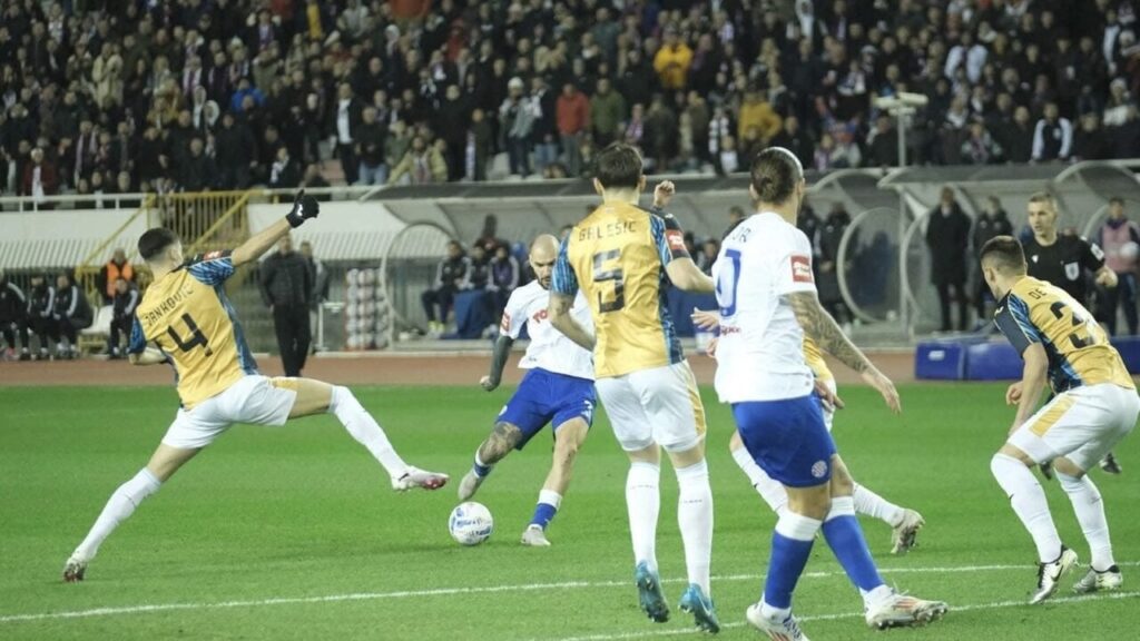 ハイドゥクとリエカがゴールだらけの試合で勝ち点を分け合った