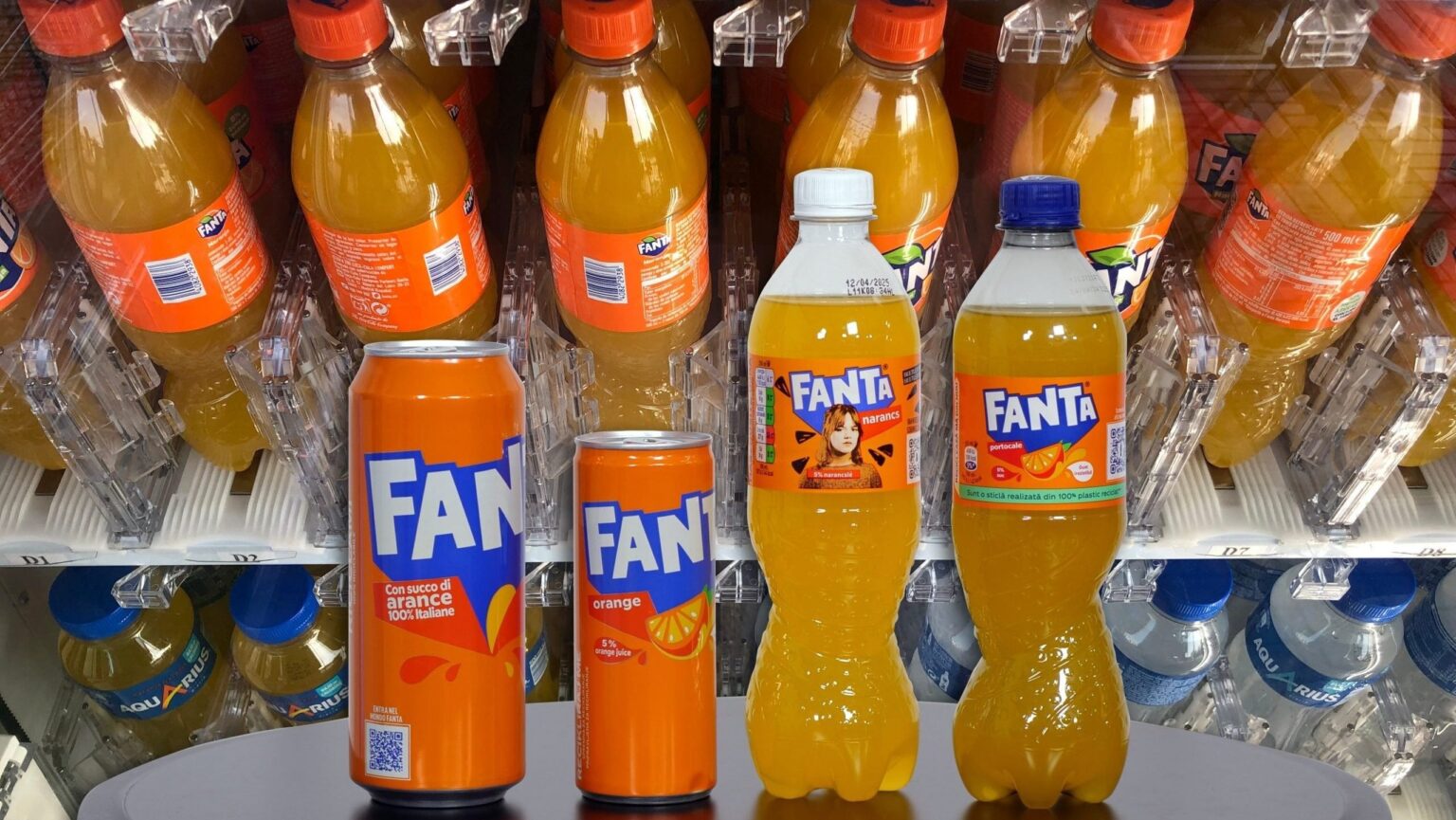 ルーマニアのファンタはイタリアのものより高価で質が悪い：オレンジジュースは少ないが、フレーバーと色が多い