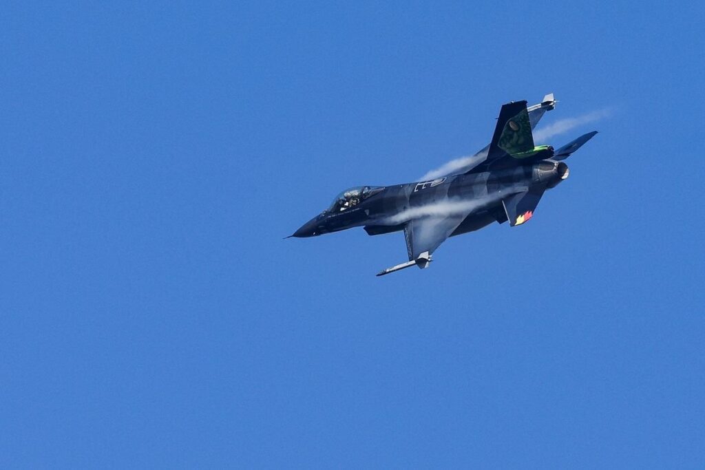 デンマーク、ウクライナにF-16戦闘機の第2陣を納入、ゼレンスキー大統領が発表