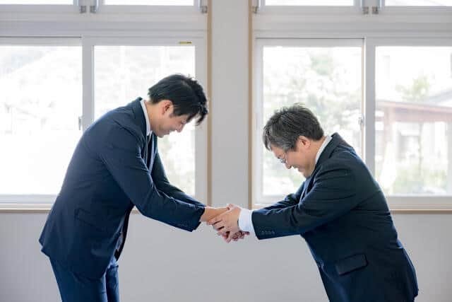 「よろしかったですか」「担当者にうかがってください」 若者の「ヘンな敬語」なんとかならないの
