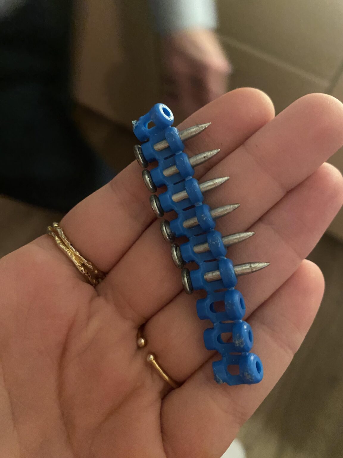 叔父がタイヤのセットの中からこれを見つけました。それが何なのか知っている人はいますか？