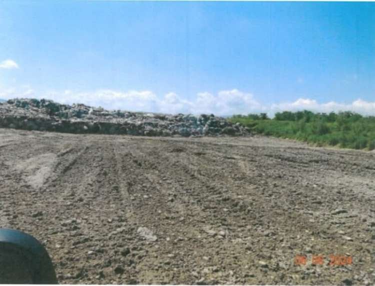 新しい写真: 検査が到着する前に廃棄物が消えた場所