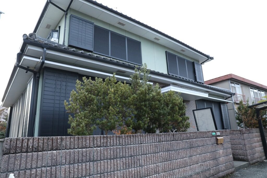 「ドスドス…」「バンバン」土地に戸建て、車は2台持ち…平原政徳容疑者（43・無職）の一軒家から聞こえた“異常な音”「そのころ奥さんもいたのかな」【北九州・中学生死傷】