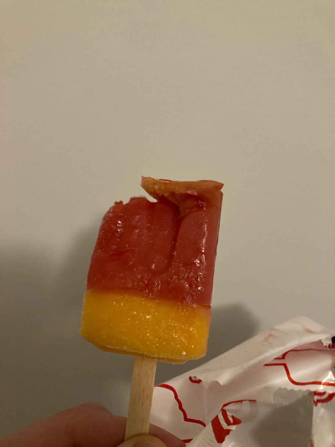 もう滑らない、指が…。
