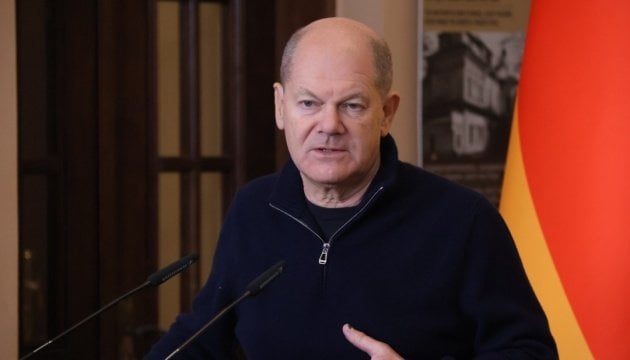 ショルツ氏、新年の辞でウクライナへの継続支援を誓う：「ヨーロッパでは他に類を見ない」