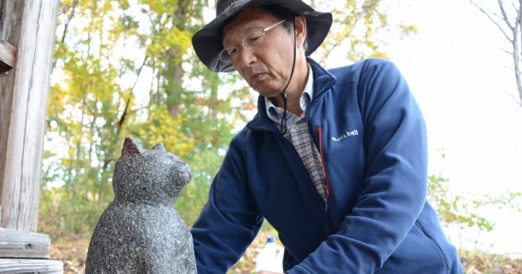 猫像、全国各地に約300体。にゃんで？