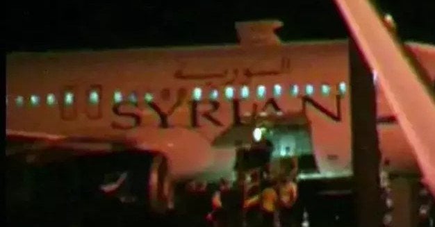 謎のシリア航空機、フェリヘジに着陸 - ロイター：アサド大統領逃亡