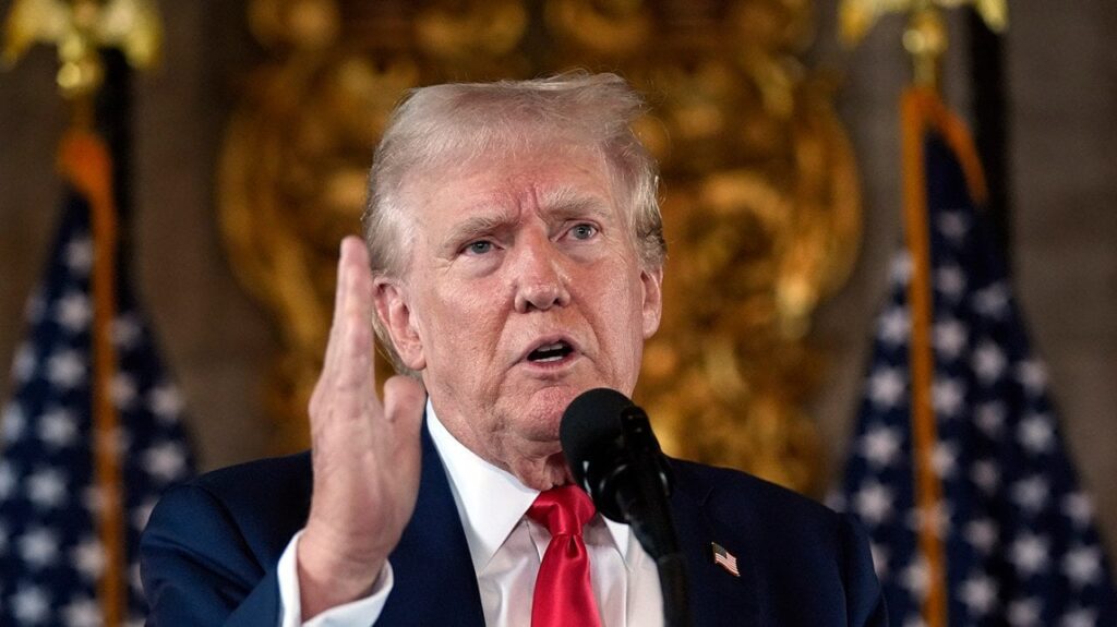 トランプ大統領は、通過料金を引き下げないのであれば、米国はパナマ運河を奪還すべきだと主張。