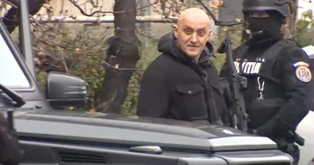武装してブカレストにやって来たカリン・ジョルジェスクの傭兵たちの計画は何だったのか。彼らは政治家やジャーナリストのリストを持っていた（情報源）