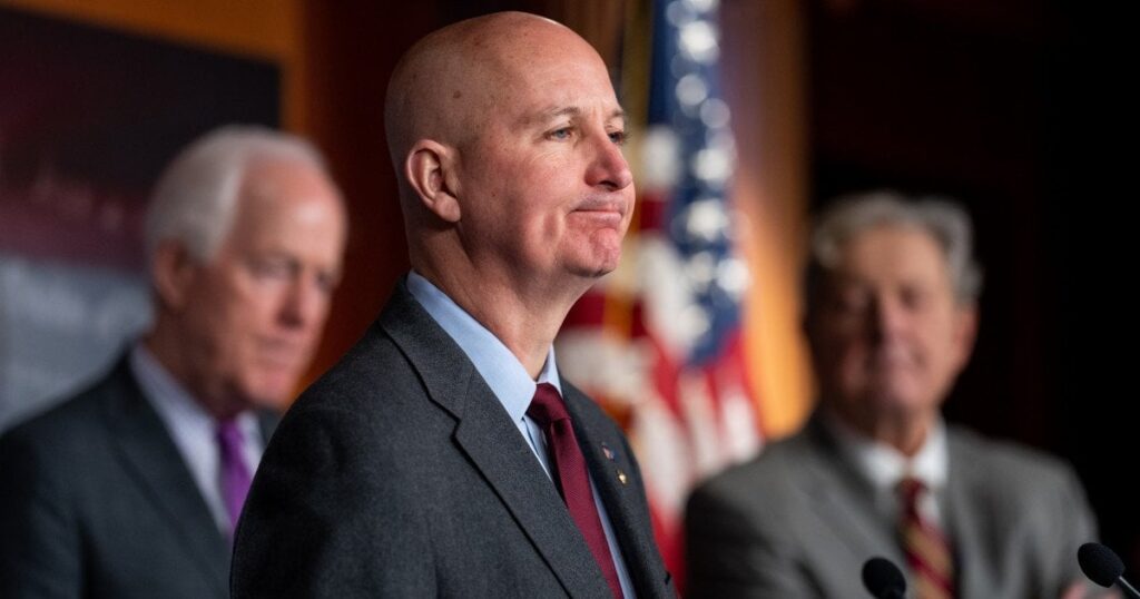 米国上院議員（共和党と民主党）：私たちは、中国共産党が管理するTikTokに対するプーチン大統領の操作を非難します。