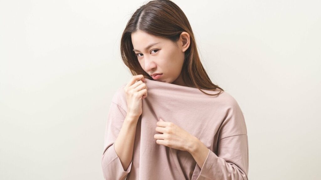 風呂に入らない人は臭い、たぶん正解。湯船に浸からない人は臭い、たぶん違う
