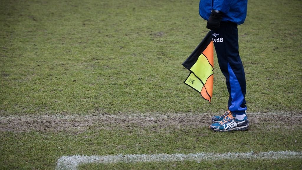 デーフェンターのサッカー試合後、7歳児の父親が試合監督を虐待