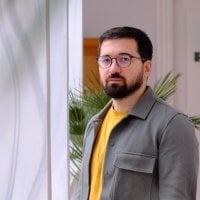 元空軍パイロットでロシアで最も有名な従軍記者の一人、イリヤ・トゥマノフ大佐はこう語った。設備撤去の準備を開始しました。」 「シリアは終わった。