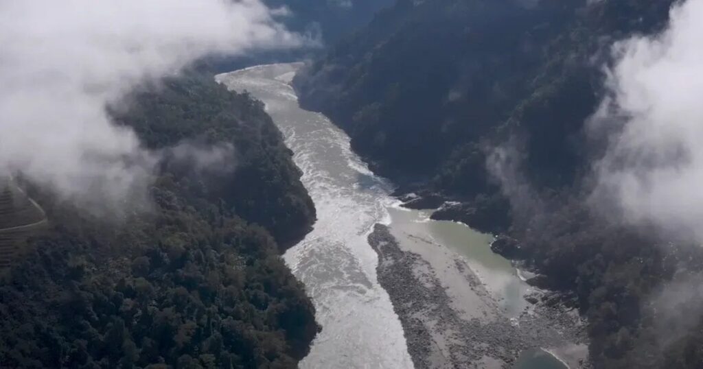 中国はチベットの聖地とされる川に世界最大の水力発電所を建設中