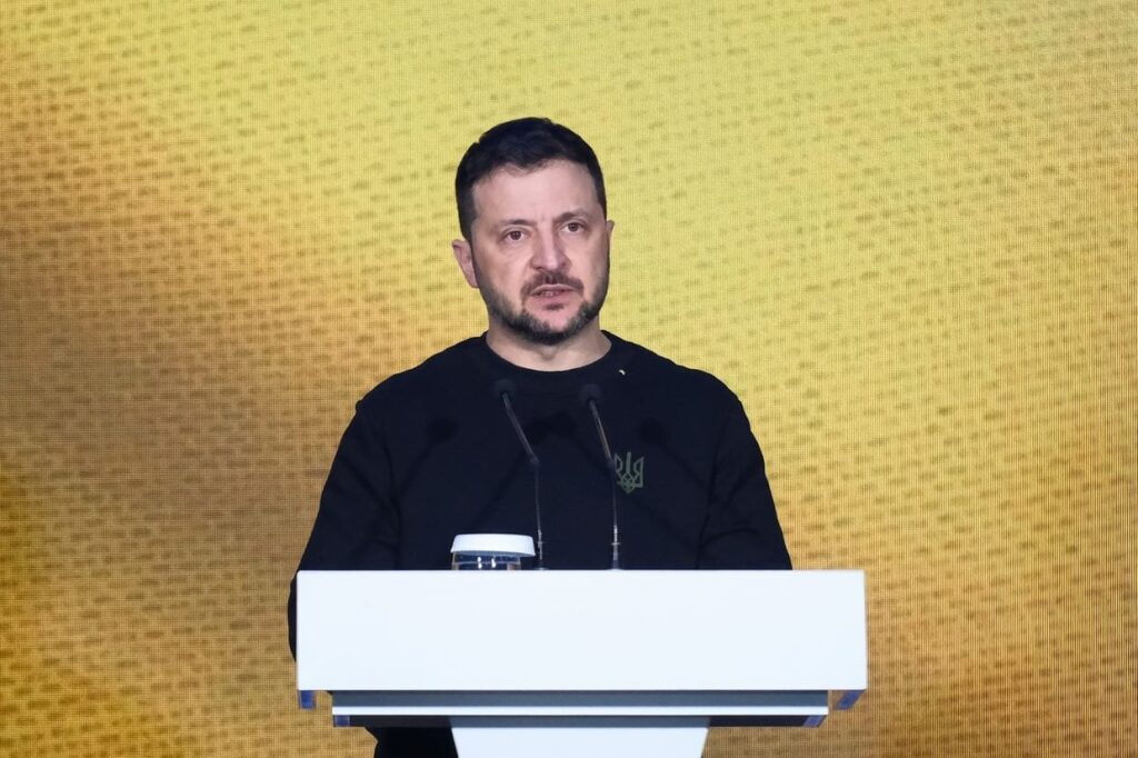 ゼレンスキー氏、ウクライナ問題についてプーチン大統領と電話会談したオルバン氏を非難