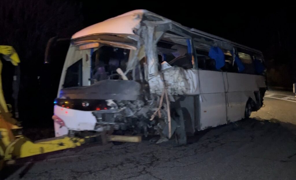 ポルテでのコーチ事故からアンドラまでの3番目の乗客を死にます