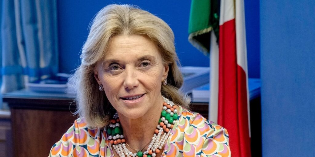 エリザベッタ・ベッローニ氏、諜報機関長官を辞任 写真1枚 国際ニュース：AFPBB News