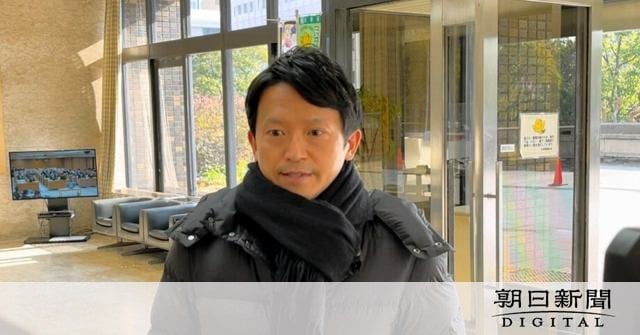「SNS監修はPR会社に」斎藤知事の陣営幹部が送信か、市議が公表 ― 広報担当者からLINEで