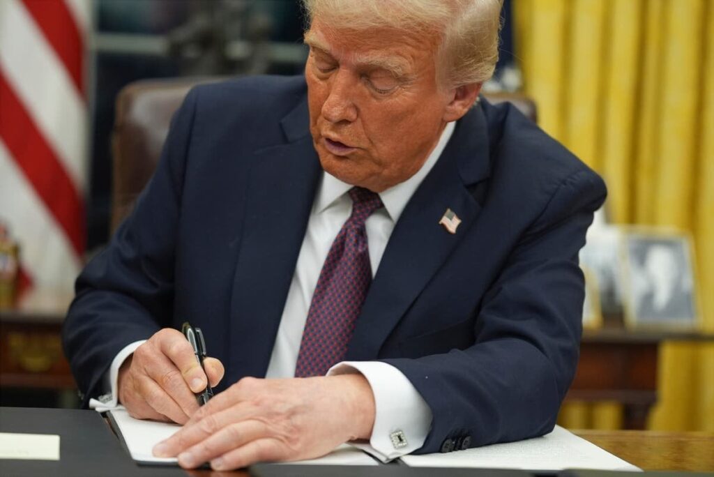 トランプは第14回の修正を取り消そうとしています。歴史家は恐ろしいです。
