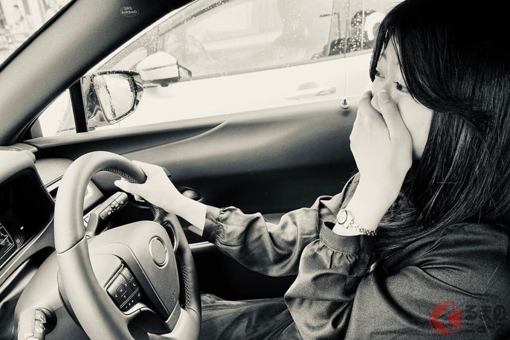 怒りにまかせて「免許証の提示を拒否」「切符を破る」などの行為は要注意！！