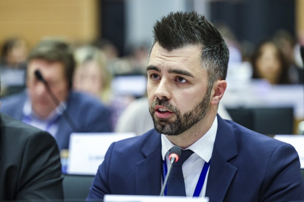 AndrásKuljaは保健国務長官へ：「亡くなった人、統計を悪化させるために誰を報告したいですか？」